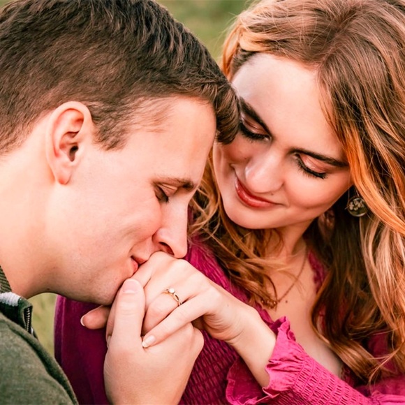 Meet your Posher, Emily - Picture 2 of 7